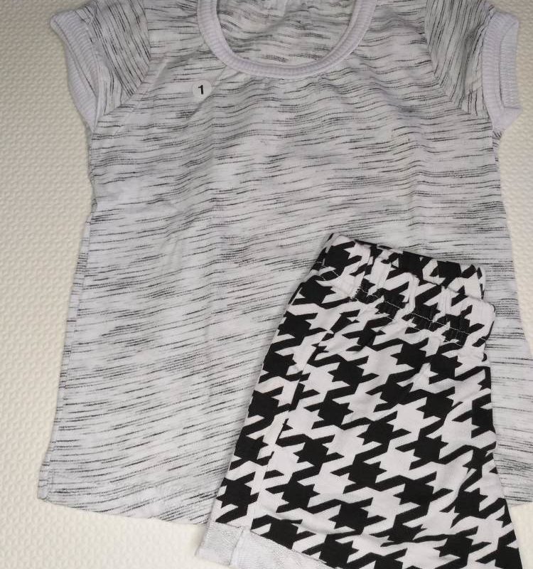 Conjunto blusa manguinha e shorts